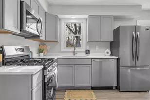 6395 Valleyview Ave, Portage, IN 46368 - Photo 8