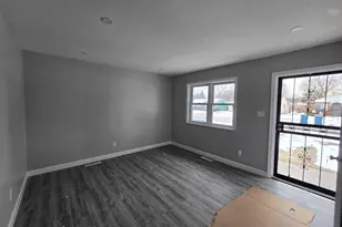 1044 Hobart St, Gary, IN 46406 - Photo 4