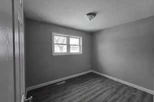 1044 Hobart St, Gary, IN 46406 - Photo 12