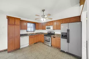 7396 Kestrel St, Hobart, IN 46342 - Photo 6