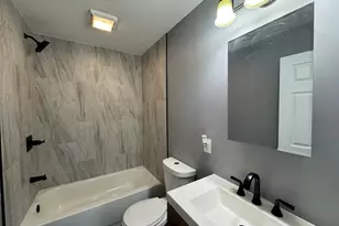 302 McKinley St, Gary, IN 46404 - Photo 4