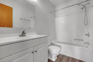 7438 Whitcomb St, Merrillville, IN 46410 - Photo 16