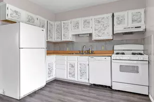 7438 Whitcomb St, Merrillville, IN 46410 - Photo 10