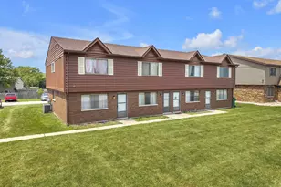 7438 Whitcomb St, Merrillville, IN 46410 - Photo 2