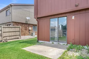 7438 Whitcomb St, Merrillville, IN 46410 - Photo 8