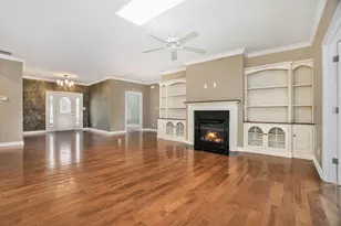 10198 California St, Crown Point, IN 46307 - Photo 4