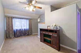 8834 Highland St, Highland, IN 46322 - Photo 12