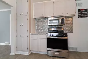 8834 Highland St, Highland, IN 46322 - Photo 4