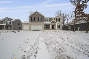 22 Levanno Dr, Crown Point, IN 46307 - Photo 2