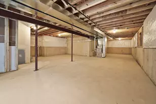 22 Levanno Dr, Crown Point, IN 46307 - Photo 36