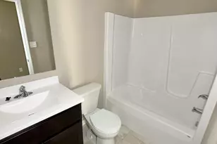 1446 Lake St, Hobart, IN 46342 - Photo 20