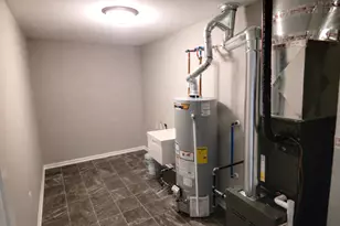 8652 Madison St, Merrillville, IN 46410 - Photo 16