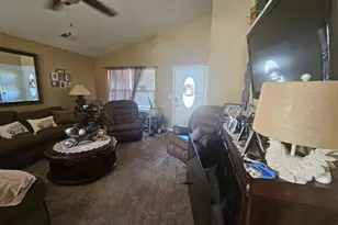 3822 Davis Dr, New Albany, IN 47150 - Photo 2