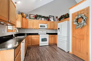 10399 Pike St, Crown Point, IN 46307 - Photo 6