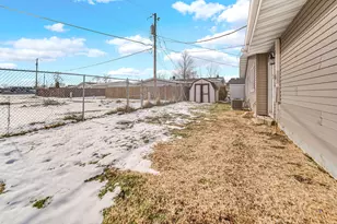 372 Raven Ct, Valparaiso, IN 46385 - Photo 22