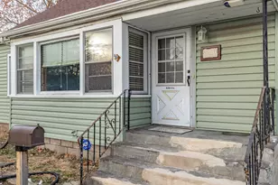 3931 Clough Ave, Highland, IN 46322 - Photo 6