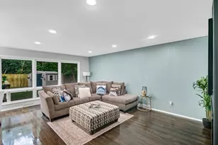 8726 Lakewood Ave, Gary, IN 46403 - Photo 6