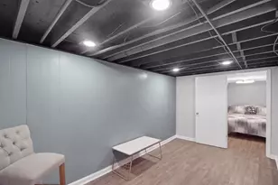 8726 Lakewood Ave, Gary, IN 46403 - Photo 18