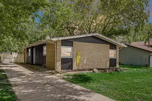 8726 Lakewood Ave, Gary, IN 46403 - Photo 2