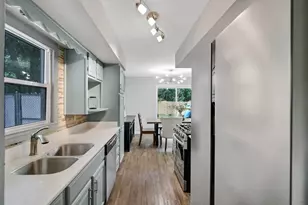 8726 Lakewood Ave, Gary, IN 46403 - Photo 8