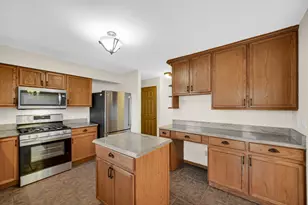 253 Moncrief Dr, Valparaiso, IN 46385 - Photo 8