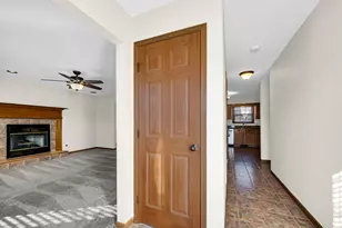 253 Moncrief Dr, Valparaiso, IN 46385 - Photo 2