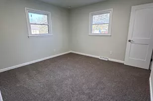 2047 Clover St, Portage, IN 46368 - Photo 8