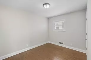 6833 Baring Ave, Hammond, IN 46324 - Photo 10