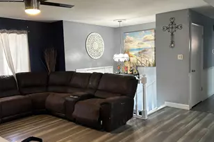 8027 Kooy Dr, Munster, IN 46321 - Photo 4