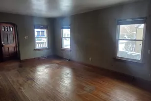 7 Beverly Blvd, Hobart, IN 46342 - Photo 2