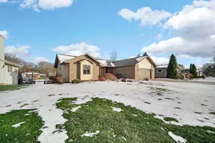 2393 Four Seasons Pkwy, Crown Point, IN 46307 - Photo 26