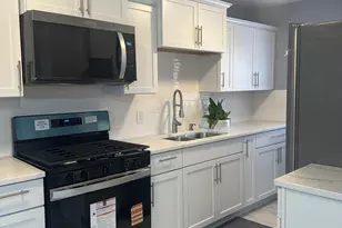 556 Gerry St, Gary, IN 46406 - Photo 4