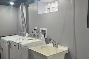 556 Gerry St, Gary, IN 46406 - Photo 16