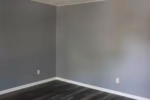 431 W Vine St, Hammond, IN 46324 - Photo 2