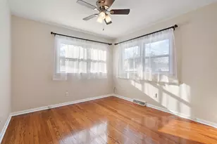 8228 Rutledge St, Merrillville, IN 46410 - Photo 16