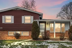 8228 Rutledge St, Merrillville, IN 46410 - Photo 32