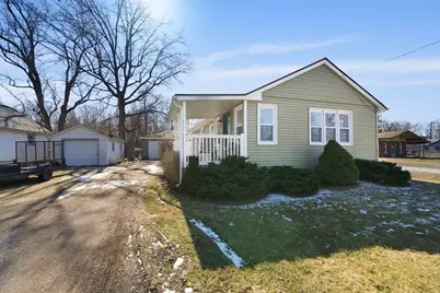 217 E 13 Th Place, Hobart, IN 46342 - Photo 1