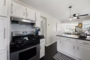 217 E 13 Th Pl, Hobart, IN 46342 - Photo 10