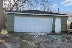 217 E 13 Th Pl, Hobart, IN 46342 - Photo 2