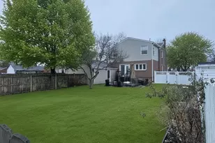 7123 Baring Pkwy, Hammond, IN 46324 - Photo 2