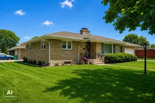 5550 Jefferson Pl, Merrillville, IN 46410 - Photo 2