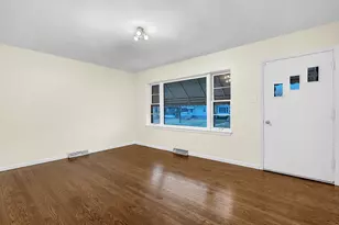 2727 Birch Ave, Whiting, IN 46394 - Photo 4