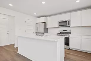 158 Cressmoor Blvd, Hobart, IN 46342 - Photo 2