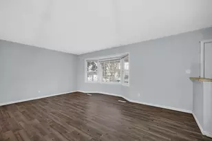 9604 Hawthorne Dr, Munster, IN 46321 - Photo 4