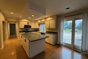 10859 Bunker Dr, Demotte, IN 46310 - Photo 4