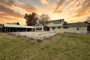 10859 Bunker Dr, Demotte, IN 46310 - Photo 2