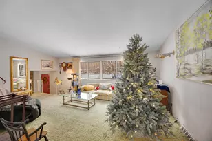 8411 Hickory Ave, Gary, IN 46403 - Photo 4