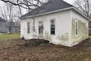 508 N Hobart St, Brook, IN 47922 - Photo 2