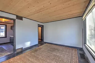 826 Kingsporte Ave, La Porte, IN 46350 - Photo 4