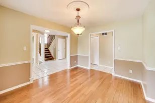 9935 Ashwood Ln, Munster, IN 46321 - Photo 10